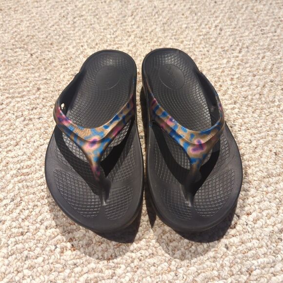 OOFOS Original Recovery Comfort Thong Flip Flop Sandal Womens 6 Black Iridescent - Picture 2 of 7